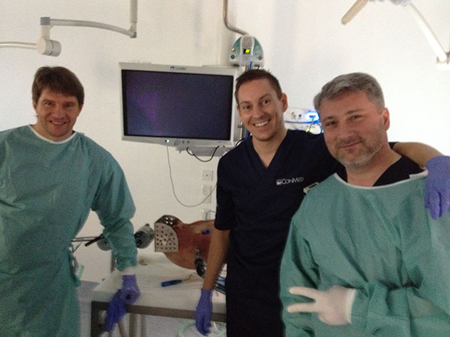 Zalavin Vladimir Gennad'evich. Cheljabinsk. Vrach travmatolog-ortoped. Stazhirovka v Arthreh, Mjunhen, Germanija. S kollegami posle operacii.